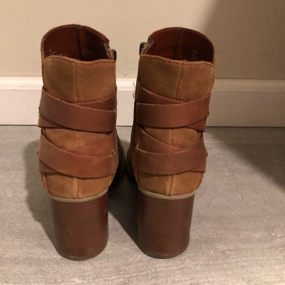 Fall boots - Picture 2 of 3